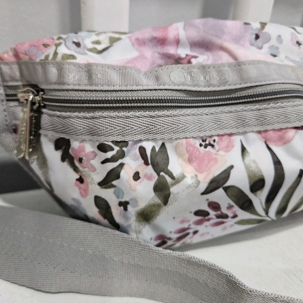 LeSportSac Dual Zip Floral Print Polyester Fanny Pack - Picture 2 of 11